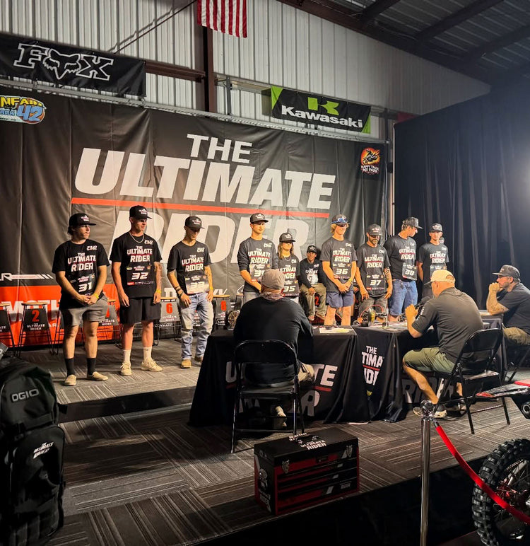 ABOUT – The Ultimate Rider